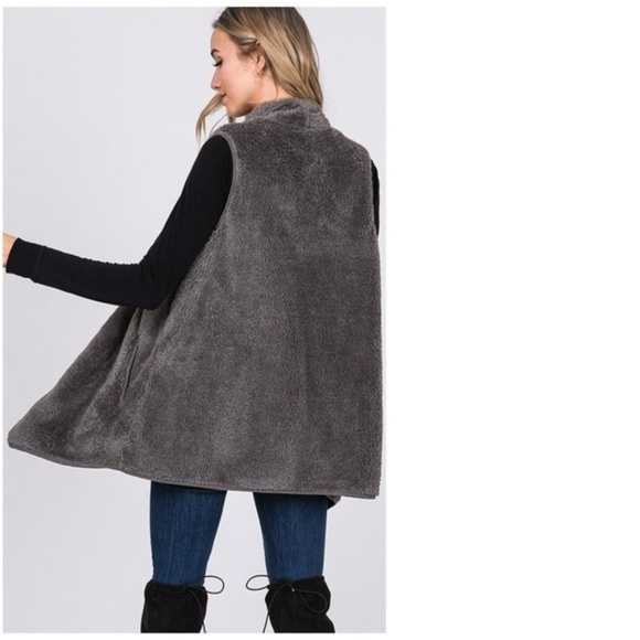 SOLD Soft Faux Fur Open Front Vest with Pockets - Picture 3 of 3